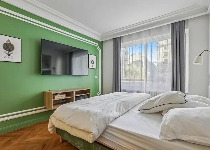 Superb Haussmann-style - 2bdr 6p - Trocadero Lägenhet *